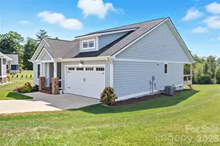 376 Windy Acres Knoll Dr, Hendersonville, NC 28792 - Photo 20