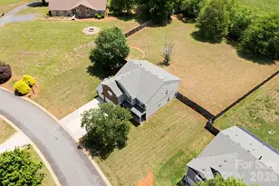 1720 Grove Tree Ln, Clover, SC 29710 - Photo 40