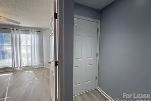 726 Southwest Dr, Davidson, NC 28036 - Photo 4