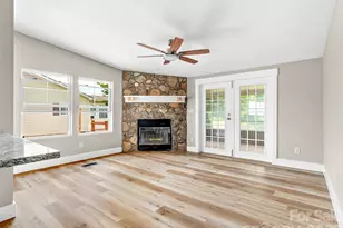 448 Riverwind Dr, Hendersonville, NC 28739 - Photo 4