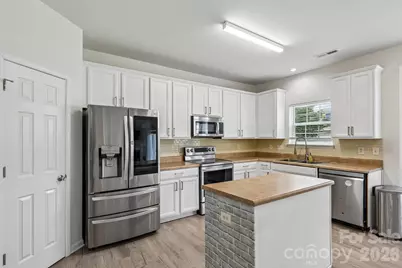 9621 Rothman Lane, Charlotte, NC 28215 - Photo 12