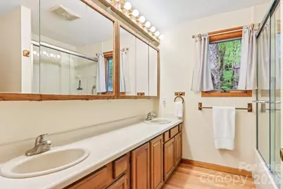 101 Oak Ridge Court, Mars Hill, NC 28754 - Photo 12