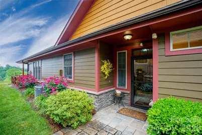3 Holland Mountain View, Asheville, NC 28804 - Photo 2
