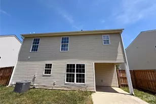7115 Wandering Creek Dr, Charlotte, NC 28216 - Photo 2