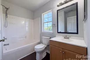 7115 Wandering Creek Dr, Charlotte, NC 28216 - Photo 14