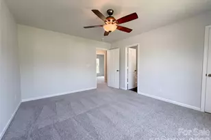 7115 Wandering Creek Dr, Charlotte, NC 28216 - Photo 10