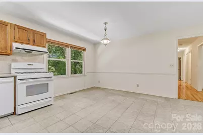106 Muirfield Court, Hendersonville, NC 28791 - Photo 8