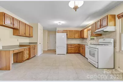 106 Muirfield Court, Hendersonville, NC 28791 - Photo 10