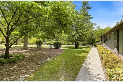 106 Muirfield Court, Hendersonville, NC 28791 - Photo 2