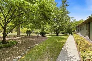 106 Muirfield Ct, Hendersonville, NC 28791 - Photo 2