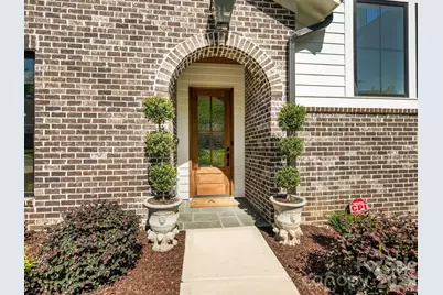 2926 Windsor Avenue, Charlotte, NC 28209 - Photo 2