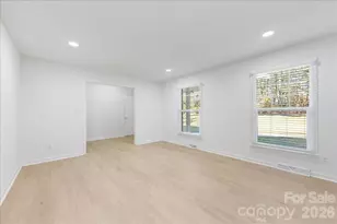 1840 Stoneyridge Dr, Charlotte, NC 28214 - Photo 4