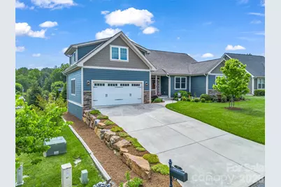 27 Spelter Street, Hendersonville, NC 28792 - Photo 2