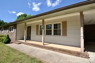 2404 Wedgewood Dr, Salisbury, NC 28146 - Photo 2