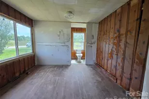1127 N Mountain St, Blacksburg, SC 29702 - Photo 22