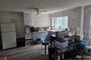 1127 N Mountain St, Blacksburg, SC 29702 - Photo 12