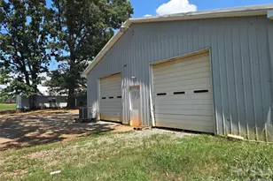 1127 N Mountain St, Blacksburg, SC 29702 - Photo 6