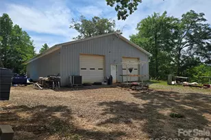 1127 N Mountain St, Blacksburg, SC 29702 - Photo 10