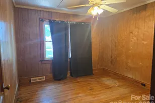 1127 N Mountain St, Blacksburg, SC 29702 - Photo 32