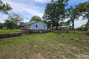 1127 N Mountain St, Blacksburg, SC 29702 - Photo 6