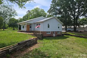 1127 N Mountain St, Blacksburg, SC 29702 - Photo 2