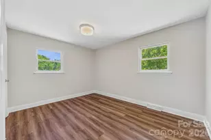 2111 Shalimar Dr, Charlotte, NC 28216 - Photo 18