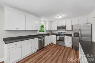 2111 Shalimar Dr, Charlotte, NC 28216 - Photo 10