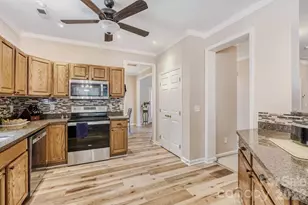 11718 Planters Estates Dr, Charlotte, NC 28278 - Photo 8