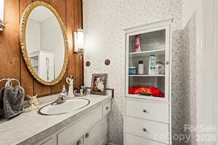 8030 Regent Park Ln, Charlotte, NC 28210 - Photo 22