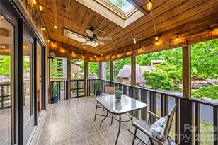 205 N Scarlet Oak Ln, Hendersonville, NC 28791 - Photo 22