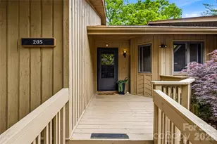 205 N Scarlet Oak Ln, Hendersonville, NC 28791 - Photo 6