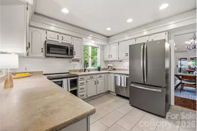 205 N Scarlet Oak Lane, Hendersonville, NC 28791 - Photo 12