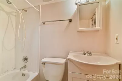 101 E Skyland Circle, Asheville, NC 28804 - Photo 18