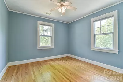 101 E Skyland Circle, Asheville, NC 28804 - Photo 6