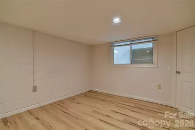 101 E Skyland Circle, Asheville, NC 28804 - Photo 14
