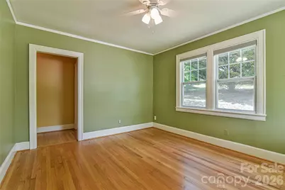 101 E Skyland Circle, Asheville, NC 28804 - Photo 2