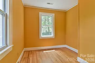 101 E Skyland Cir, Asheville, NC 28804 - Photo 8