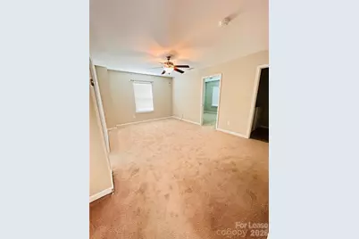 9704 Hanberry Boulevard, Charlotte, NC 28213 - Photo 6