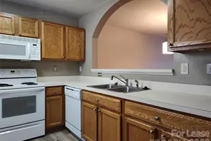 17664 Caldwell Track Dr, Cornelius, NC 28031 - Photo 4