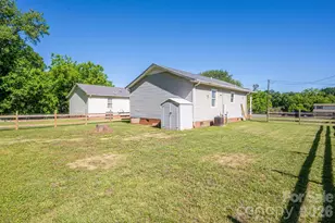 807 Willow Ln, Bessemer City, NC 28016 - Photo 16