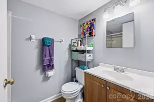 9501 Shannon Green Dr, Charlotte, NC 28213 - Photo 16