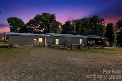 2246 N Aspen Street, Lincolnton, NC 28092 - Photo 2