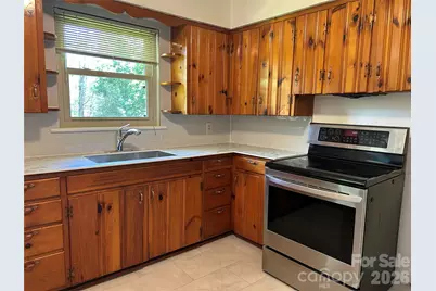 28 S College Street, Weaverville, NC 28787 - Photo 12