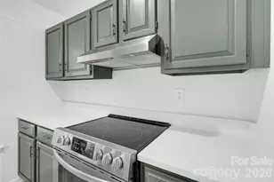 2734 Tiergarten Ln, Charlotte, NC 28210 - Photo 10
