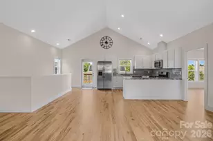 215 Oak Mdw Ln, Asheville, NC 28804 - Photo 6