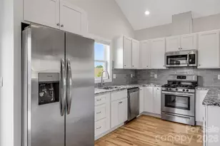 215 Oak Mdw Ln, Asheville, NC 28804 - Photo 8