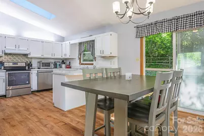 12 Mid Court Drive, Asheville, NC 28804 - Photo 6