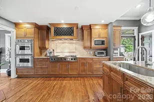 2215 Hassell Pl, Charlotte, NC 28209 - Photo 10