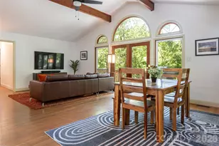 26 Utopia Rd, Asheville, NC 28805 - Photo 2