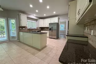 4714 Avonwood Ln, Charlotte, NC 28270 - Photo 14